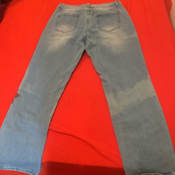 Size: Small in woman’s. - Picture 2 of 2